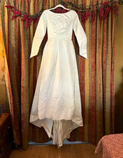 True Vintage Late 1950s / Early 1960s Silk Taffeta & Lace Wedding Gown picture