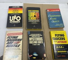 6 Vintage UFO space saucer, Aliens  paperback books picture