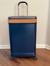 Hartmann Reserve Medium Trunk Spinner Suitcase picture