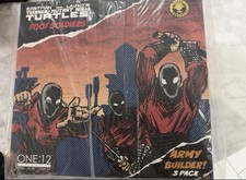 NYCC Mezco Toyz One:12 Collective TMNT Foot Soldiers Comic Version In Hand picture