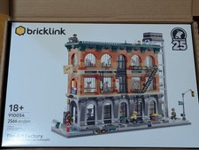 Lego Bricklink 910054 The Art Factory 2566pcs New In Box Slight damage picture