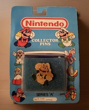 1989 Nintendo Super Mario Bros Luigi Running Pin #4 Series A Vintage NES Carded picture