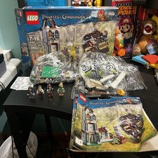 LEGO Pirates of The Caribbean The Mill (4183) Not Complete w Manual & Minifigs picture