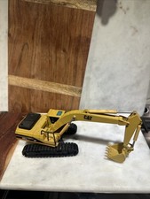 Caterpillar Cat 325 L Excavator - NZG 1:50 Scale Diecast Model #367 picture