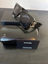CHANEL Women's picture