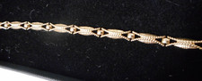 Elegant 9ct Y.G. Bracelet. 71/2