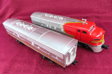 Lionel Postwar 2243 2343C Santa Fe F3s - 1955 Variation - Extremely CLEAN picture