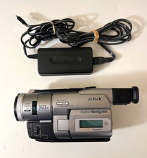 Sony Handycam DCR-TRV103 Digital8 Camcorder w/ AC Adapter TESTED WORKING picture