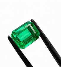 IGI Certified Emerald 2.54 ct Emerald Cut Zambia Origin inclusion Gemstone picture