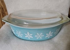 Vintage Pyrex Snowflake Turquoise 2 1/2 Quart Cinderella Covered Casserole #045 picture