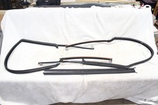 87-97 Nissan D21 Hardbody WINDOW Door GLASS Run CHANNEL Felt Weatherstrip SEALS picture