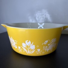 PYREX Garden Medley Casserole Dish 2.5 L 475-B Mustard Yellow picture