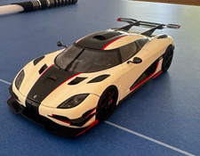 AUTOart 1/18 Koenigsegg One:1 White/Black/Red Diecast Model Car Opening picture
