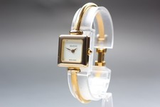Gucci 1900L Gold Bangle Square Dial 19mm Quartz Ladies Watch Vintage Near MINT picture
