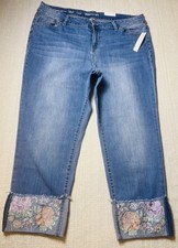 NWT Westport Signature Fit Denim Blue Jeans 16P Mid Rise Crop Embroidered Cuffs picture