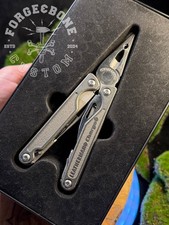 Leatherman Charge Titanium, new in collector metal tin picture