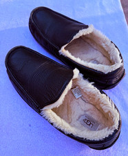 UGG Ascot Men’s Moccasin Slipper Black Leather Sheepskin Lined US 12 EU 45.5 picture