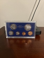 1981 Royal Australian Mint Proof Set with 3 1/2 Claw Varity  .... Scarce Set picture
