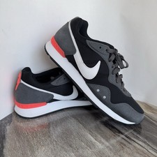 Nike Venture Runner Mens 8.5 Black/Gray Shoes CK2944-004 Trainers Athletic picture