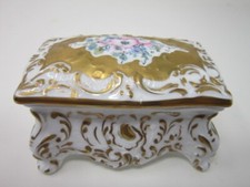 Tiche Porcelain d'Art, Milan, Italy, Decorative Lidded Box - floral gold ornate picture