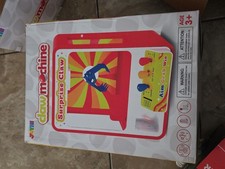 Joyin Surprise Claw Machine Electronic Game USB/Battery Powered, Sound, Age 3+ picture