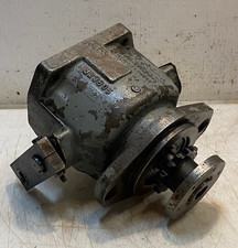 Vickers 323805 Heavy-Duty Industrial Hydraulic Motor 2776627-28 picture