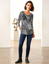 Travelers by Chico's Black White Abstract Knit Top Stretch Size 1 (S/M) Acetate  picture