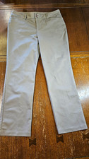 Lee Women’s 12 short Regular Fit Straight Leg Mid Rise Shaping Beige Pants  picture