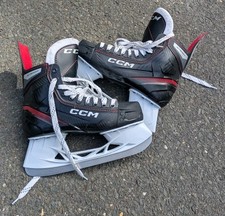 CCM Jetspeed FT455 Intermediate Ice Hockey Skates Skate Size 6 / Shoe Size 7.5 picture