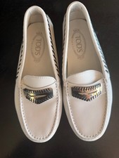 NEW Women’s Tod’s Gommino driving loafers, made in Italy, in EU size 37 picture