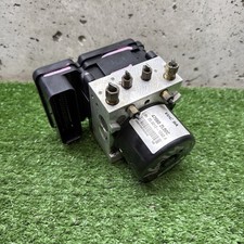 2009-2011 Nissan Pathfinder ABS Pump Assembly 4X4 W/O Auto Transfer Case Switch picture