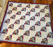 Vintage Grandmother’s Fan Handmade Queen Quilt Multicolor picture
