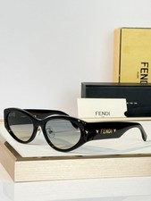 FENDI FE40239I Black Oval Sunglasses Gray Gradient Lens 57-18-140 picture