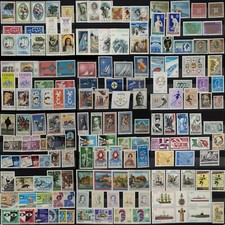 Stamp Collection Italy MNH - 150 Different Stamps in Full Sets and Singles picture