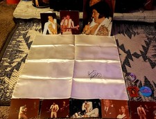 ELVIS PRESLEY  WHITE  CONCERT  SCARF  with Photos N BUTTONS  picture