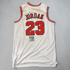 Michael Jordan Signed Chicago Bulls Jersey Autographed COA #23 picture
