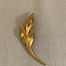 Vintage Monet Gold Tone Metal Leaf Spray Brooch Pin Nature Theme Signed picture