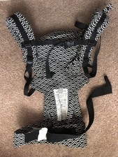 Tula Explore Baby Carrier Black & White picture