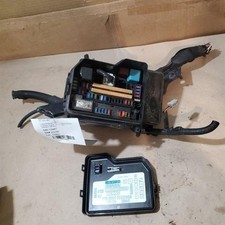 2008-2010 Toyota Highlander Engine Fuse Box Assembly OEM picture