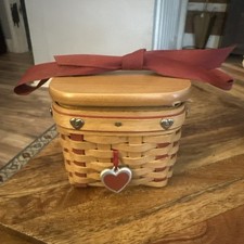 Longaberger 2002 Sweetest Gift Basket Combo, Sweetheart Basket Series picture