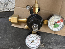 Taprite CO2 Draft Beer Regulator Screw Adjustment Dual Gauges picture