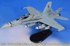 Hobby Master 1:72 F/A-18C Hornet USMC VMFA-323 Death Rattlers NA401 picture