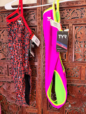 TYR Women’s Reversible One Piece Swimsuit Lot of 2 Pink/Green Black/Red 34 picture