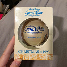 Vintage Schmid Disney Snow White and the Seven Dwarfs 1993 Glass Christmas picture