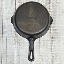 Griswold No. 5 Cast Iron Skillet 724K Erie PA VTG Rare HTF picture