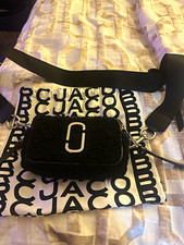 Marc Jacobs Women’s Black Small Crossbody Bag Zip Closure Adjustable Strap picture