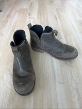 Kamik women’s  Chukka Boots in Dark Brown Leather picture