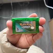 Pokemon Emerald - Nintendo Game Boy Advance picture