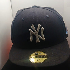 New Era 59FIFTY New York Yankees MLB Fitted Cap Hat Black Size 7 1/2 picture