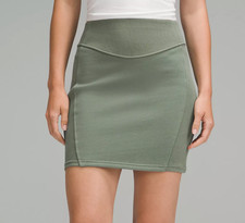 New Lululemon Scuba High Rise Mini Skirt Women’s Grey Eucalyptus Activewear $68 picture